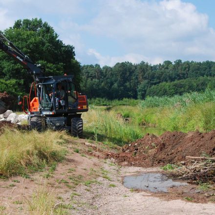 Einbau der Uferbefestigung©Dr. Groß